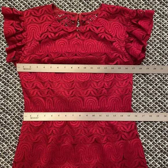 Like New Trina Turk Mai Tai Red Lace Dress Size 8 - Picture 8 of 11
